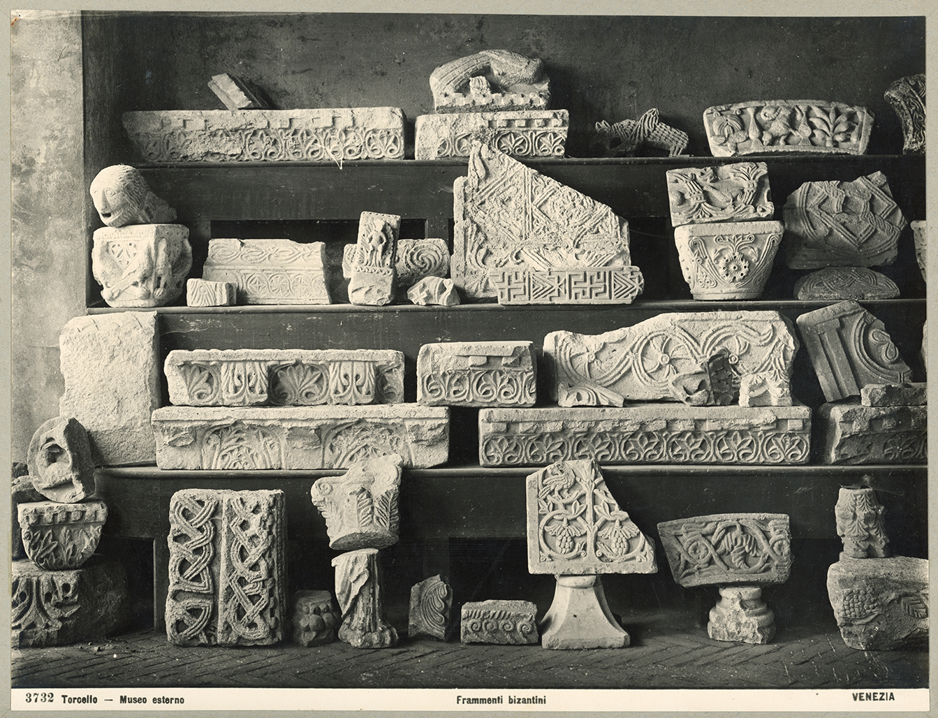 Foto storica esterno museo di torcello